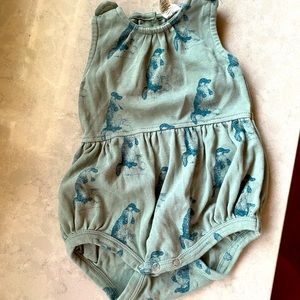 Kate Quinn platypus bubble onesie 6-12month